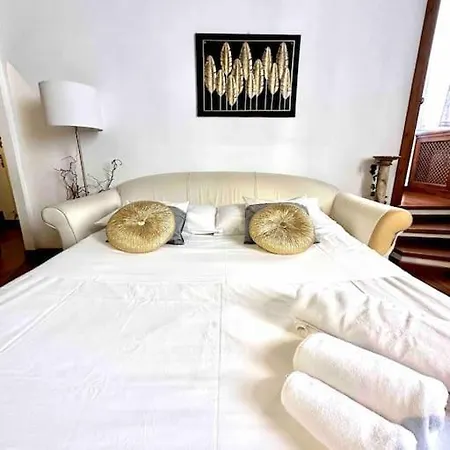 Gens Iulia Luxury Appartament Lägenhet